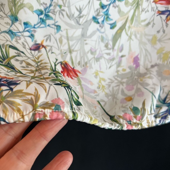 👚 Zara Basic V-Neck Floral Cap Sleeve Blouse | Size S EUC - Picture 3 of 5